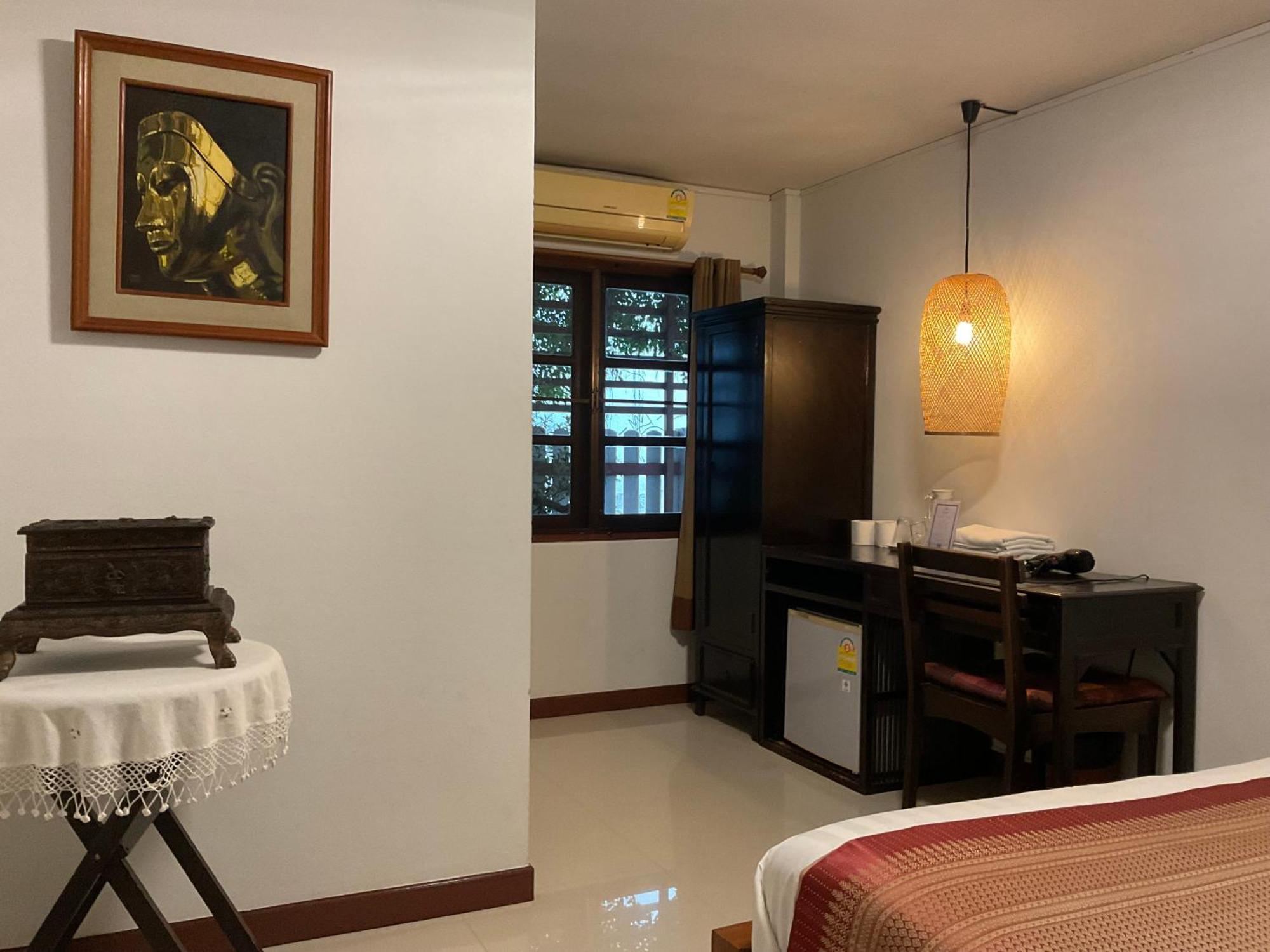 Отель Baan Klang Vieng Чиангмай Экстерьер фото