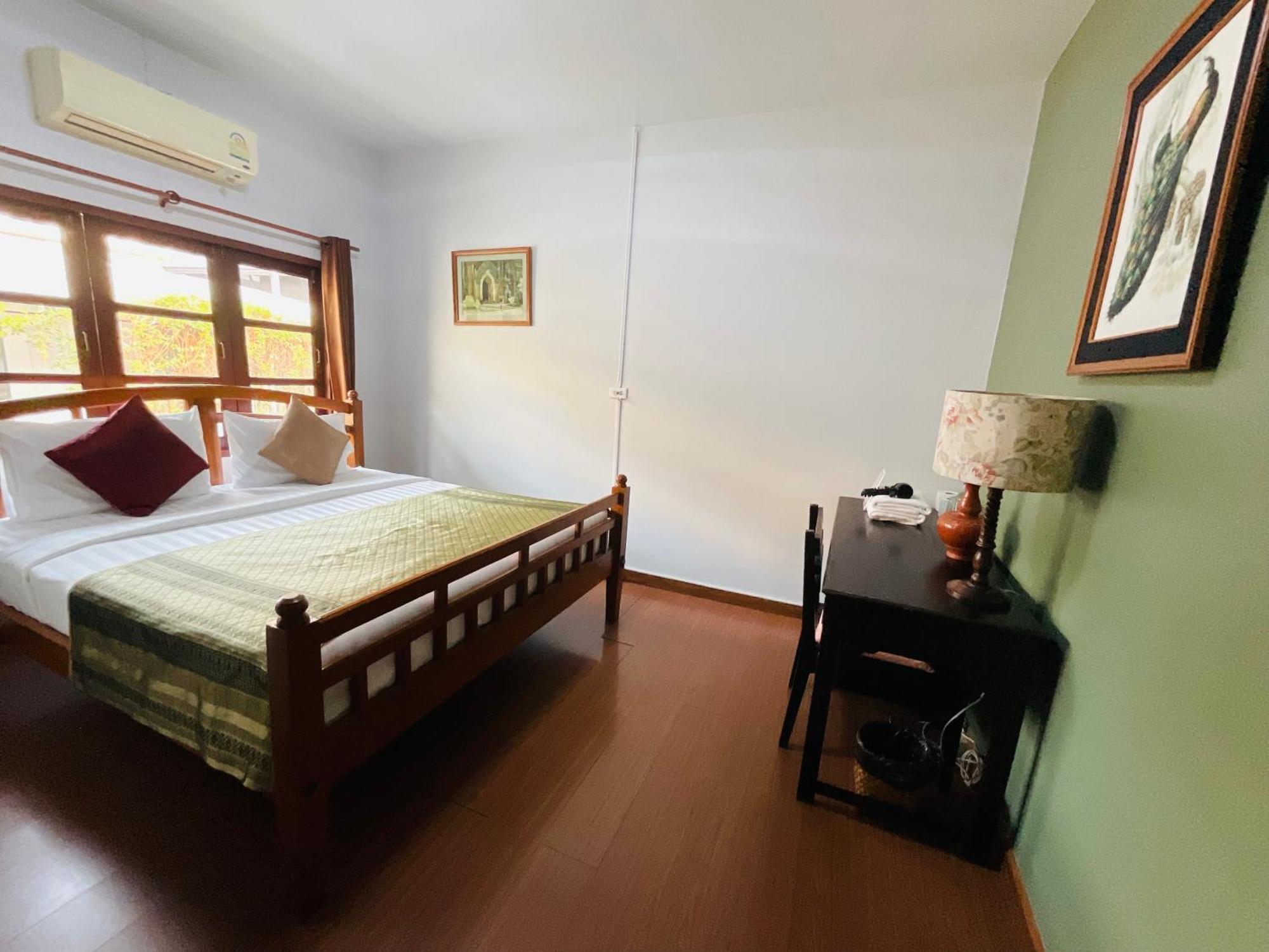 Отель Baan Klang Vieng Чиангмай Экстерьер фото