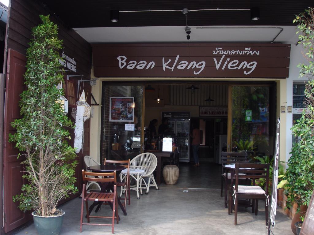 Отель Baan Klang Vieng Чиангмай Экстерьер фото